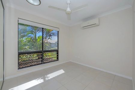 10 Thornbush Street, - Photo 2