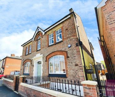 2 bedroom flat to rent - Photo 2