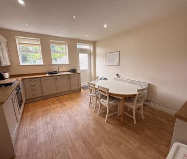 4 bedroom terraced house to rent - Photo 5