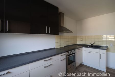 Frisch renovierte 3-Zimmer-Wohnung im 4. Obergeschoss mit Lift und TG-Stellplatz - Photo 2