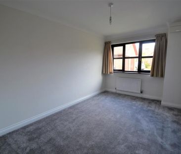 3 bedroom semi-detached bungalow to rent - Photo 5