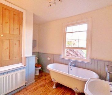 3 bedroom character property to rent - Photo 5