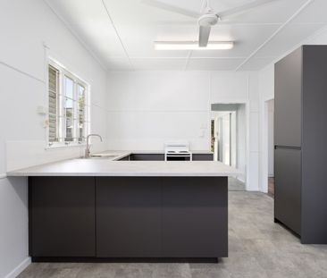 CHARMING CHARACTER COTTAGE - Photo 5