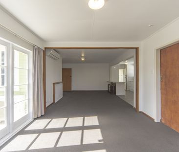 4-Bedroom Home - Freshly Updated & Ready to Go - Photo 3