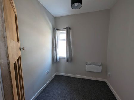 2 bed Flat to rent - Photo 3