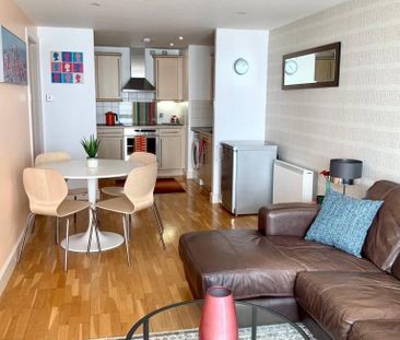 2 bedroom flat to rent - Photo 4