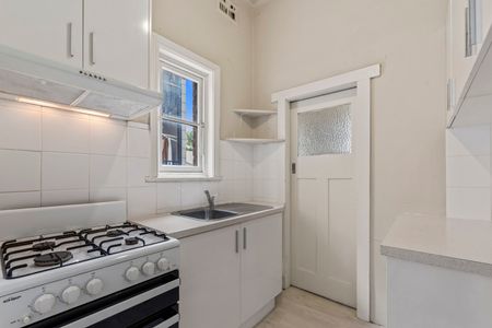 2/294 Bridge Road, Glebe NSW 2037 - Apartment For Rent | Domain - Photo 3