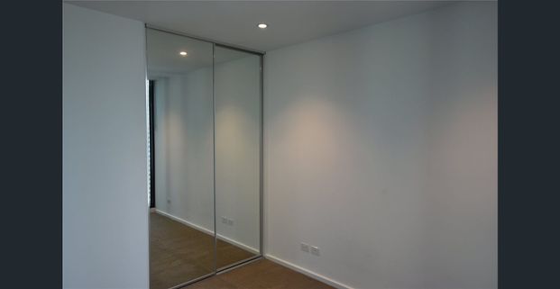 Australis: 35th Floor - Spacious One Bedroom Apartment in The Heart of Melbourne! - Photo 1