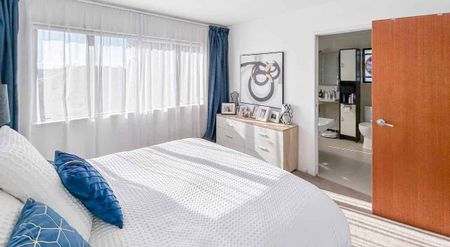 Make this your home! - Photo 3