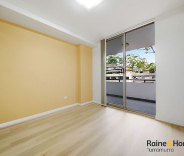 Sophisticated First-Floor Two-Bedroom Apartment in Prime Turramurra... - Photo 2