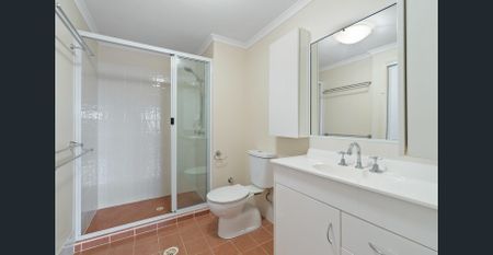 Ground floor unit with private courtyard - Photo 5