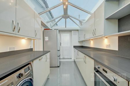 3 bedroom detached bungalow to rent - Photo 5