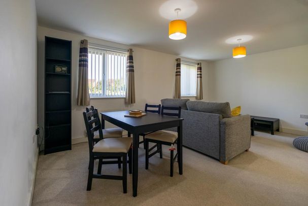 2 bedroom ground floor flat to rent - Photo 1