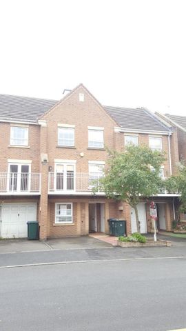 1 bedroom in a house share to rent - Photo 3