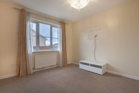 4 bedroom detached house to rent - Photo 3