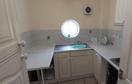 2 bedroom flat to rent - Photo 4