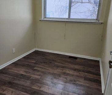 49 ALDERBURY CRESCENT - Photo 4