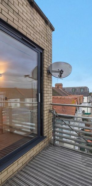 1 Bed Flat, Green Street, E7 - Photo 1