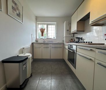 2 bedroom semi-detached house to rent - Photo 5