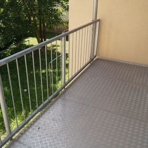 2 Zimmer mit großzügigen Balkon - Plauen / Haselbrunn - Bad mit Badewanne - - Photo 2