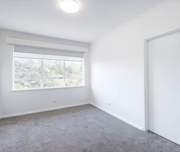 8 / 36 Woornack Road, CARNEGIE - Photo 2