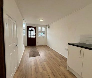 3 bedroom house to rent Botley Road, Shedfield, Southampton, SO32 - Photo 1