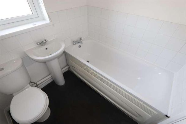 Keyes Close, Shoeburyness, SS3 - Photo 1