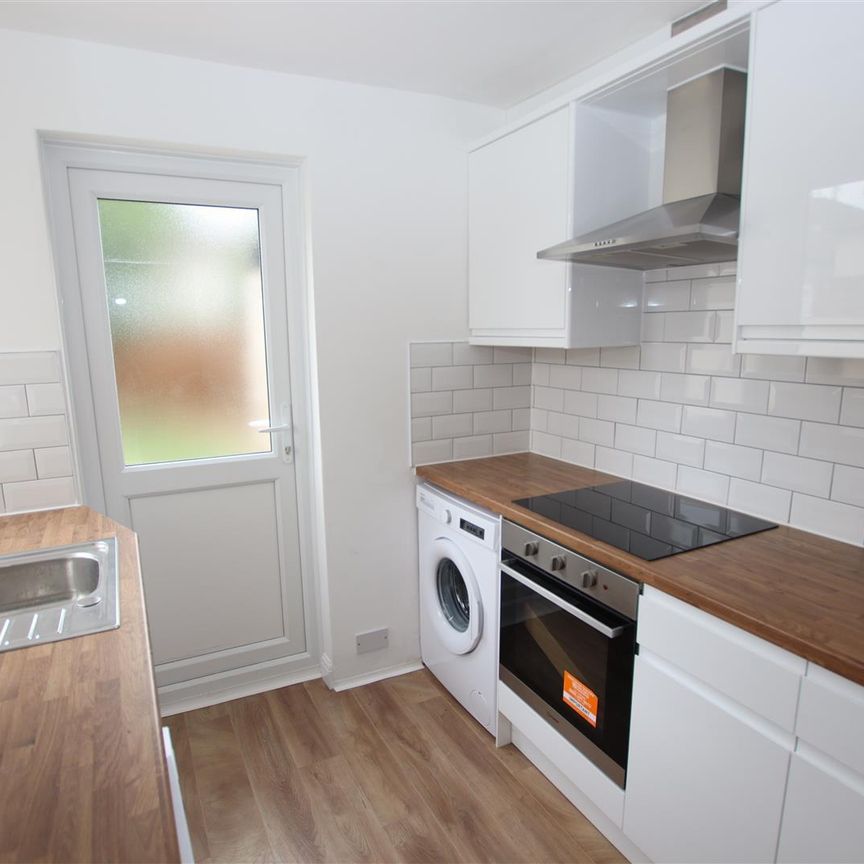 2 bedroom Terraced House to let - Photo 1