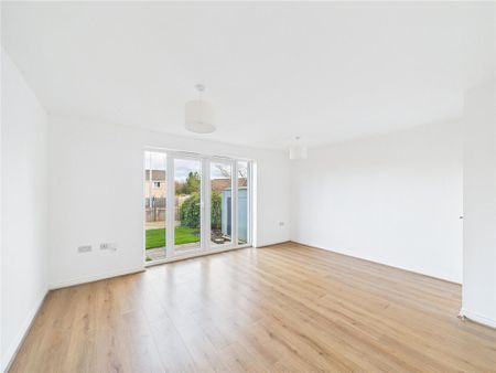 3 bedroom end of terrace house to rent - Photo 3