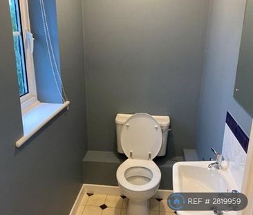 2 bedroom semi-detached house to rent - Photo 3