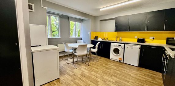 St. Marks Street, LEEDS - Photo 2