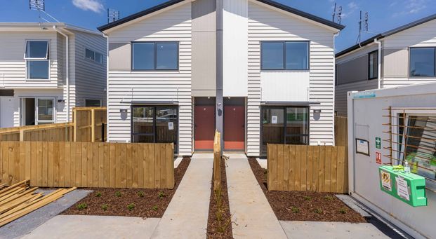 3 Bedroom in Wattle Downs - Photo 1