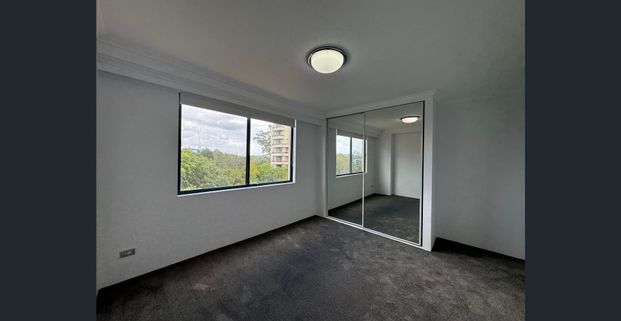 Three bedroom apartment in sought after complex - Photo 1