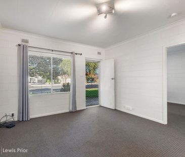 Sought After Location - Renovate Throughout - Photo 4