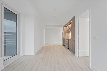 For Lease - 60 Central park roadway N/A Unit# 1004, Toronto, Ontario - Photo 3