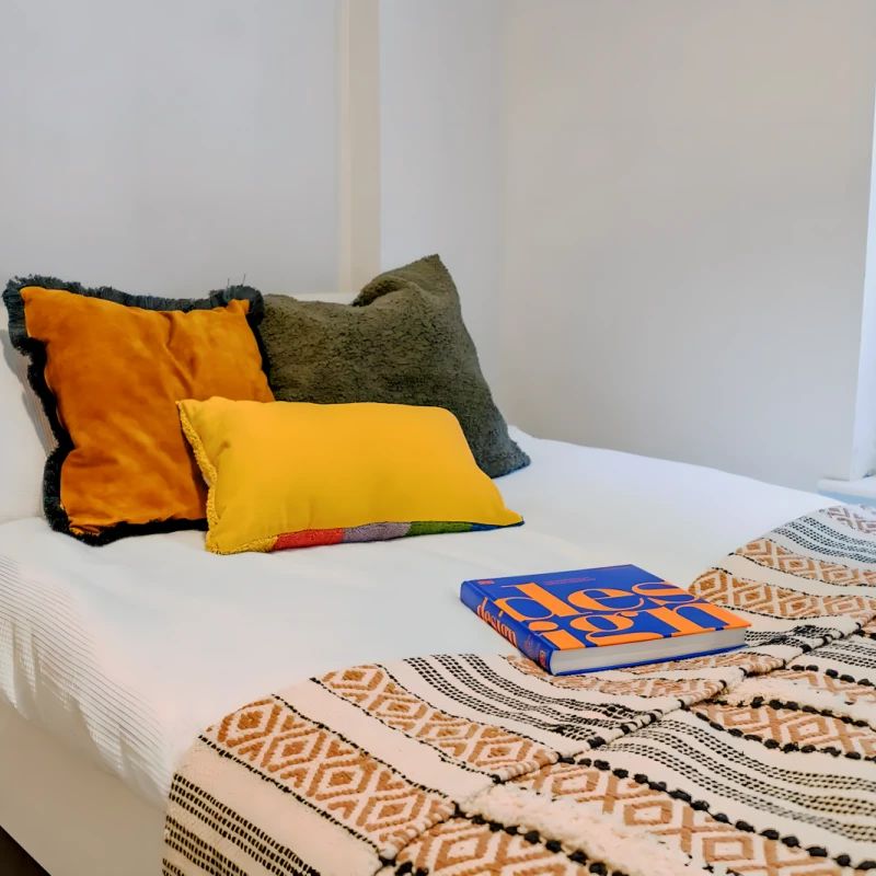 Bronze Studio - Photo 1