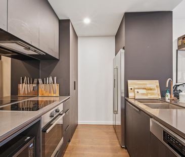 Chic ground floor unit in sought after Kingston location - Photo 1