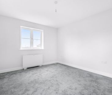 Owen Road, Godalming, Surrey, GU7 - Photo 4