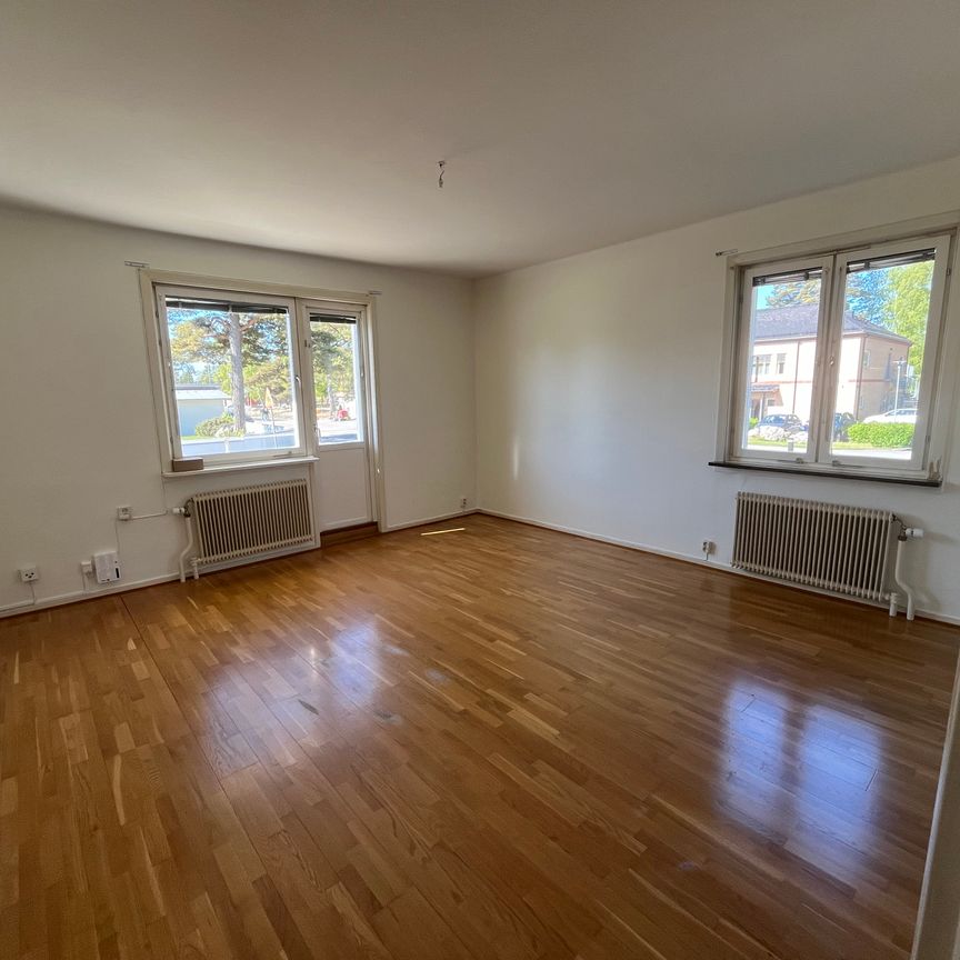 Oppundavägen, Katrineholm - Foto 1