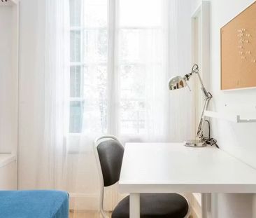 Carrer de l'Antiga Travessera, L'Hospitalet de Llobregat, Catalonia... - Photo 1