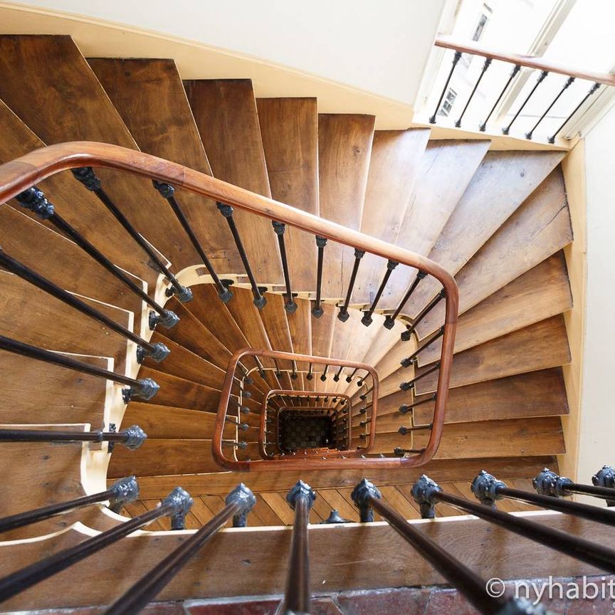 Logement à Paris, Location meublée - Photo 1