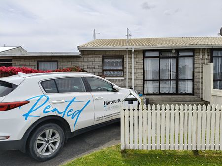 Tidy One Bedroom In Regent - Photo 2