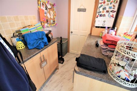 2 bedroom terraced house to rent - Photo 4