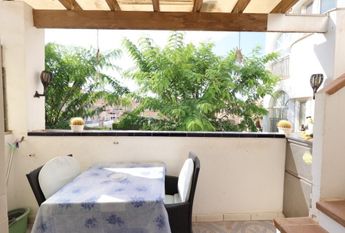 Bungalow con solarium privado en Playa Flamenca. Temporada baja.