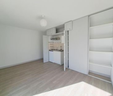 Location Appartement 2 pièces 31m² TOURS 37000 - Photo 2