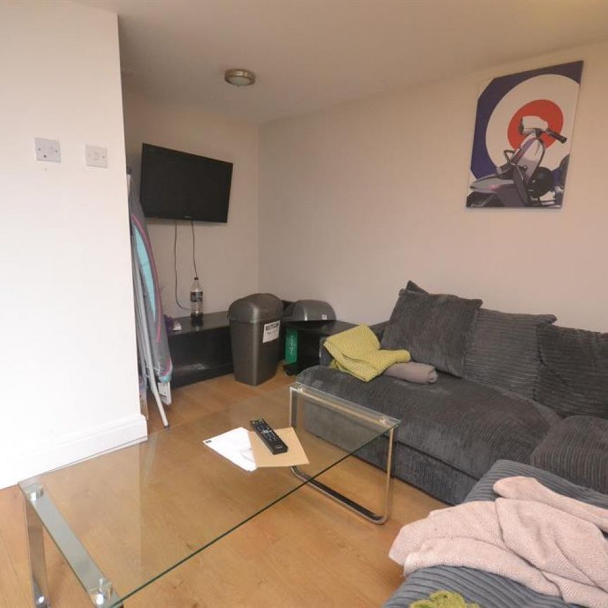 1 bedroom Flat To Let - Photo 1