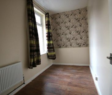 2 bedroom ground floor flat to rent - Photo 3