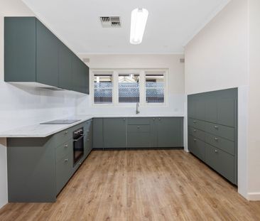 Beautiful Family Home in Prime Lower Mitcham Location - Photo 1