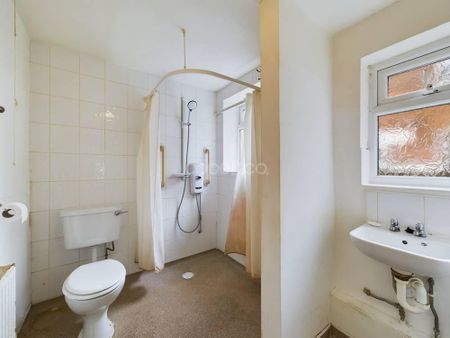 3 bedroom terraced house to rent - Photo 4