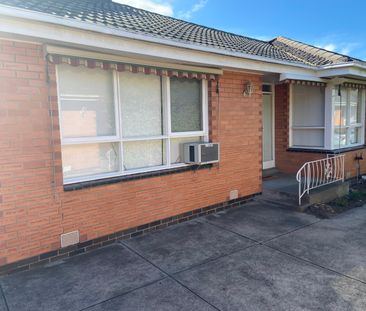 2/10 Park Avenue, Glen Huntly VIC 3163 - Apartment For Rent | Domain - Photo 1
